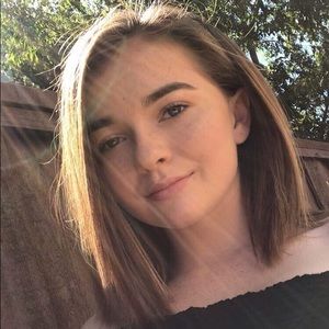 Meet your Posher, Alyson